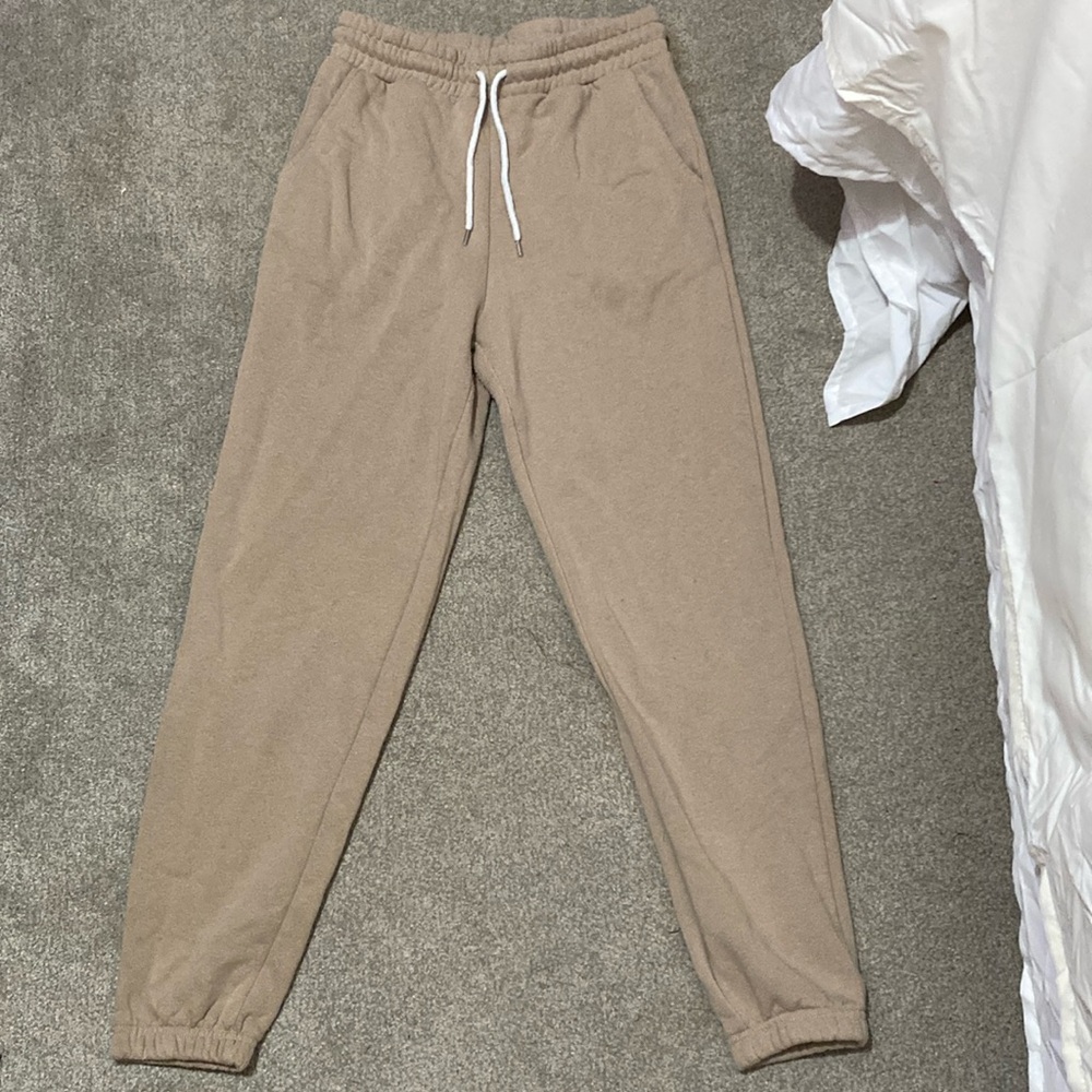 Forever 21 Woman’s sweatpants